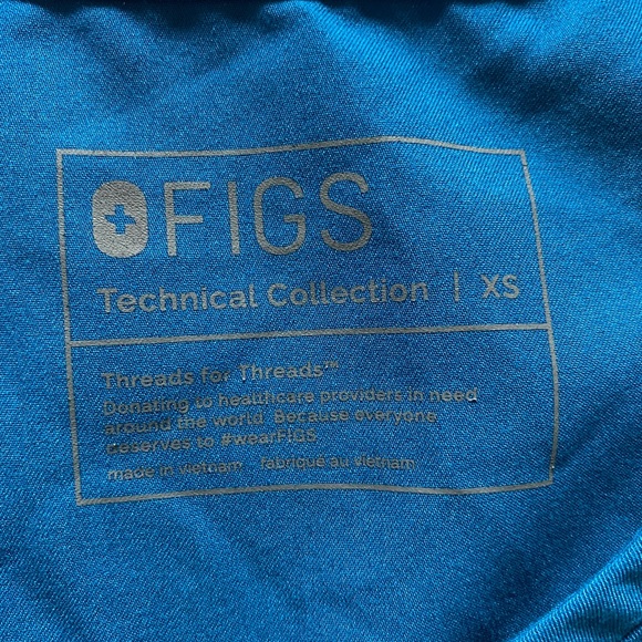 Figs Alps Blue Aburi V-Neck scrub top - Picture 3 of 3